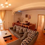 Apartament Egzoni City Center 公寓 培拉特