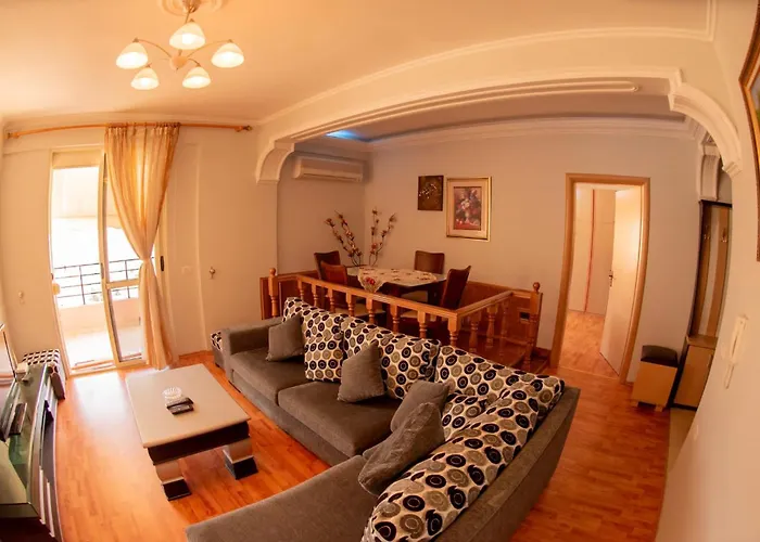 Apartament Egzoni City Center 公寓 培拉特